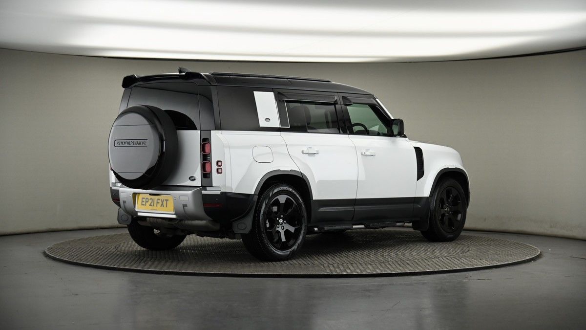 Land Rover Defender 110 Image 7