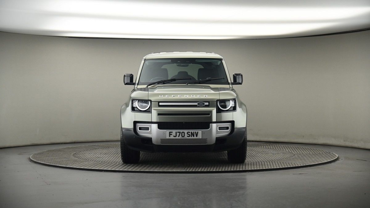 Land Rover Defender 110 Image 18