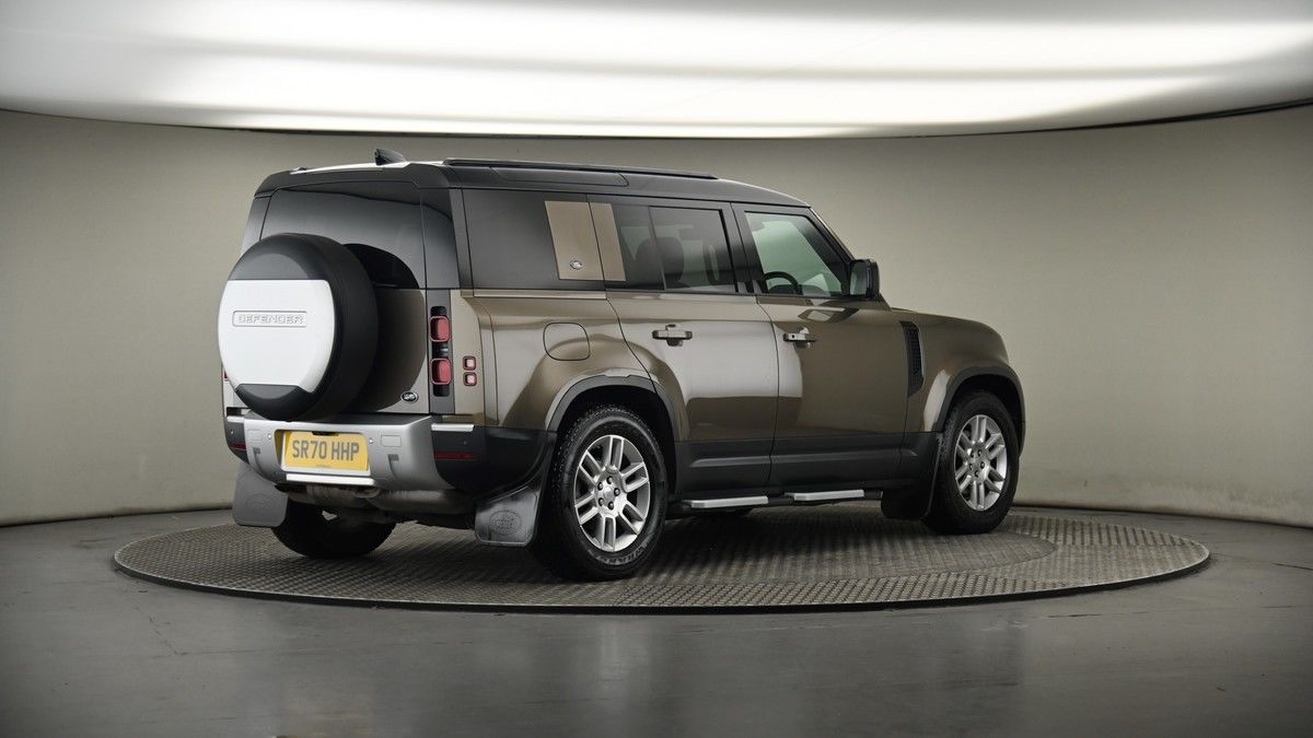 Land Rover Defender 110 Image 7