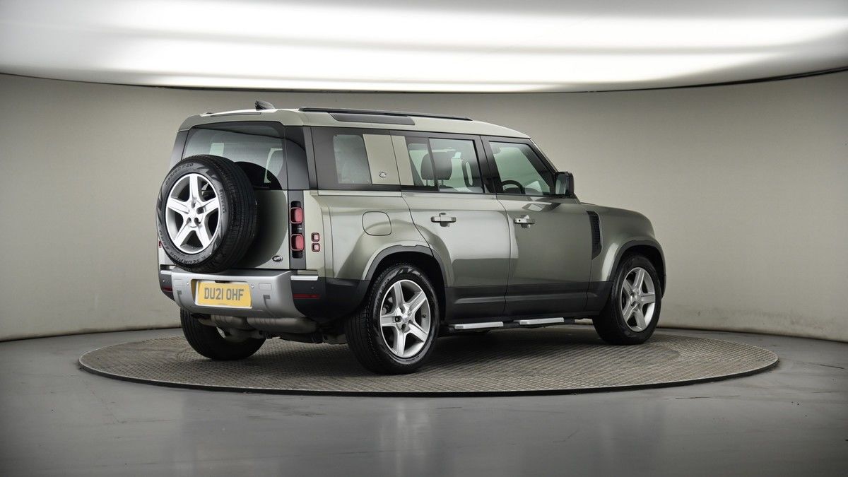 Land Rover Defender 110 Image 7