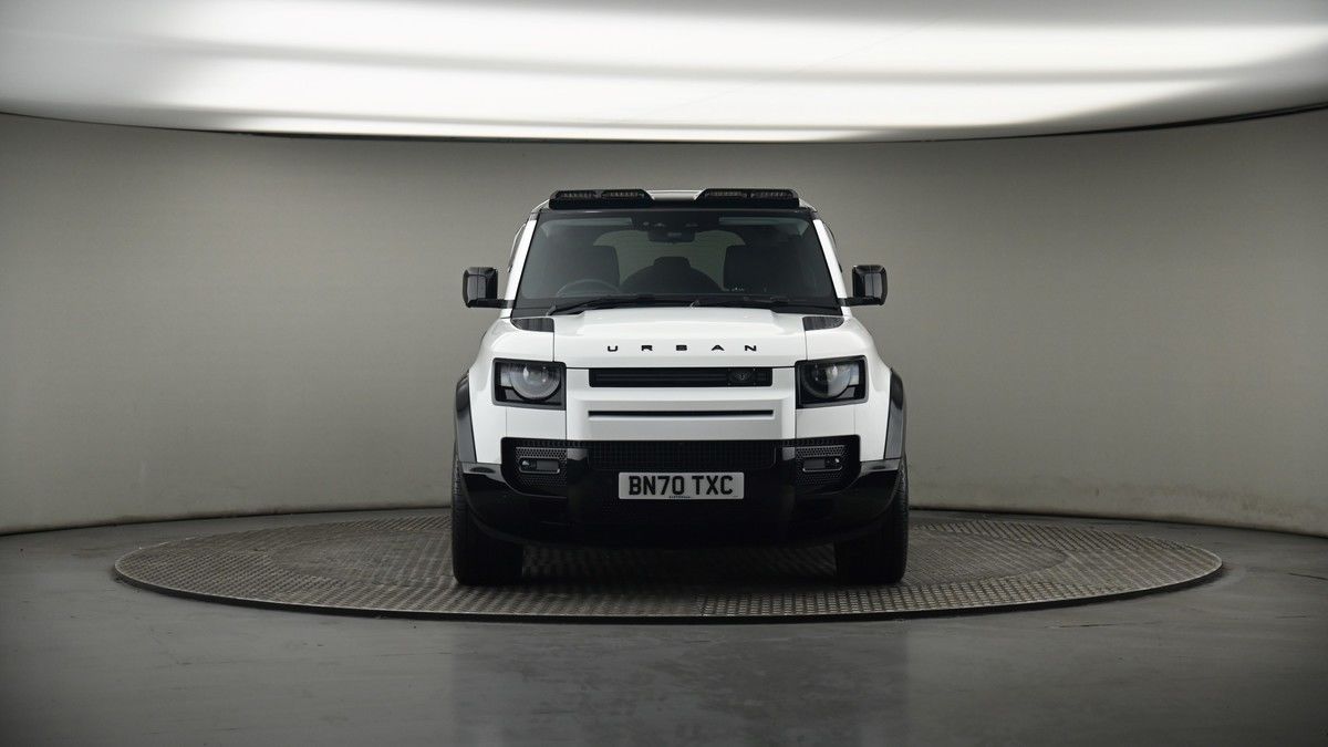 Land Rover Defender 110 Image 18