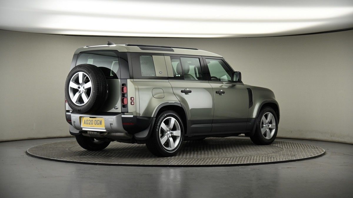 Land Rover Defender 110 Image 7