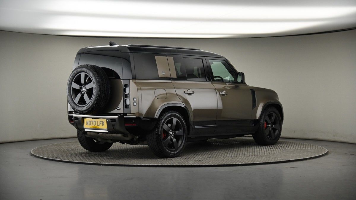 Land Rover Defender 110 Image 7