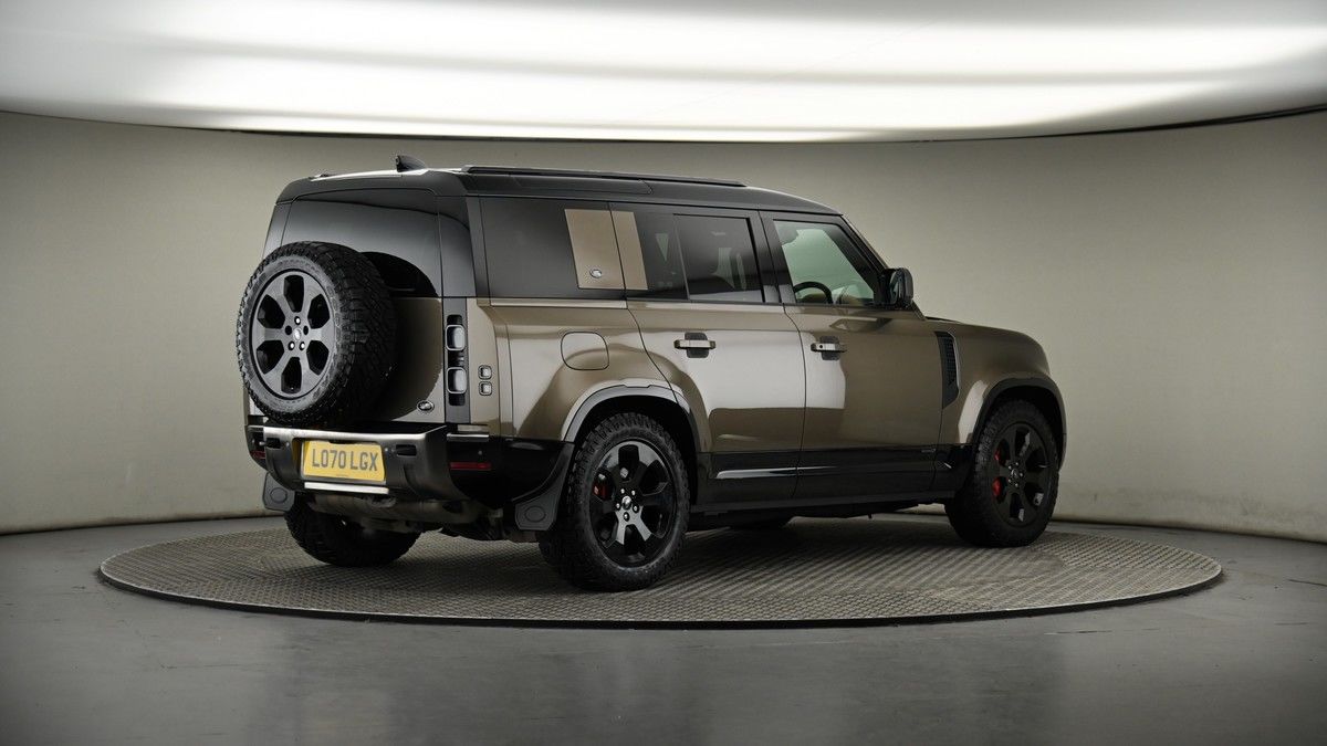 Land Rover Defender 110 Image 7