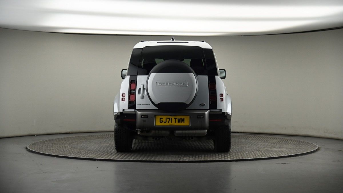 Land Rover Defender 110 Image 16