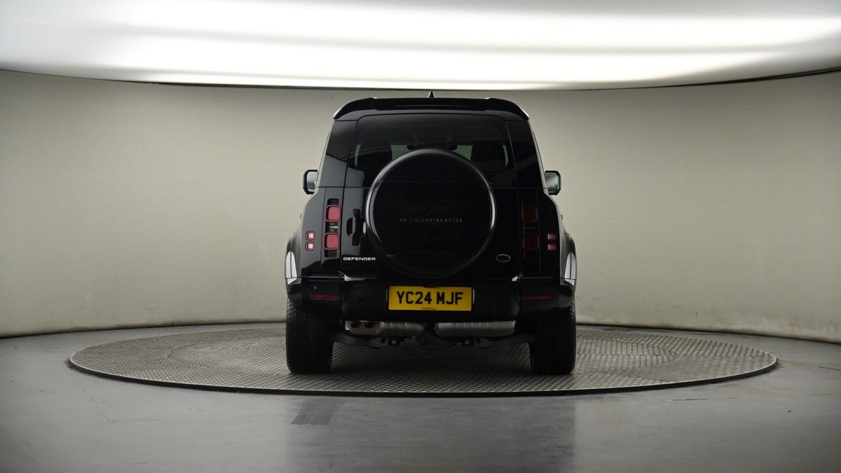 Land Rover Defender 110 Image 17