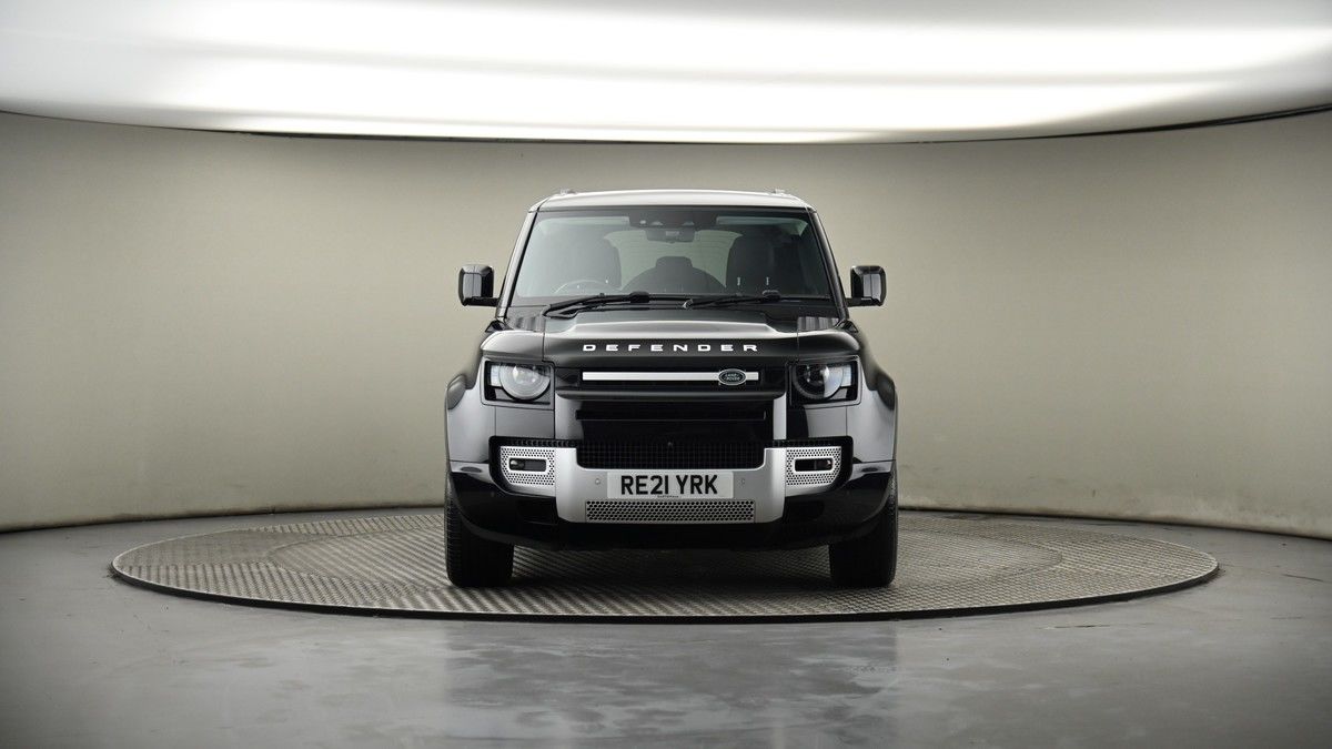 Land Rover Defender 110 Image 18