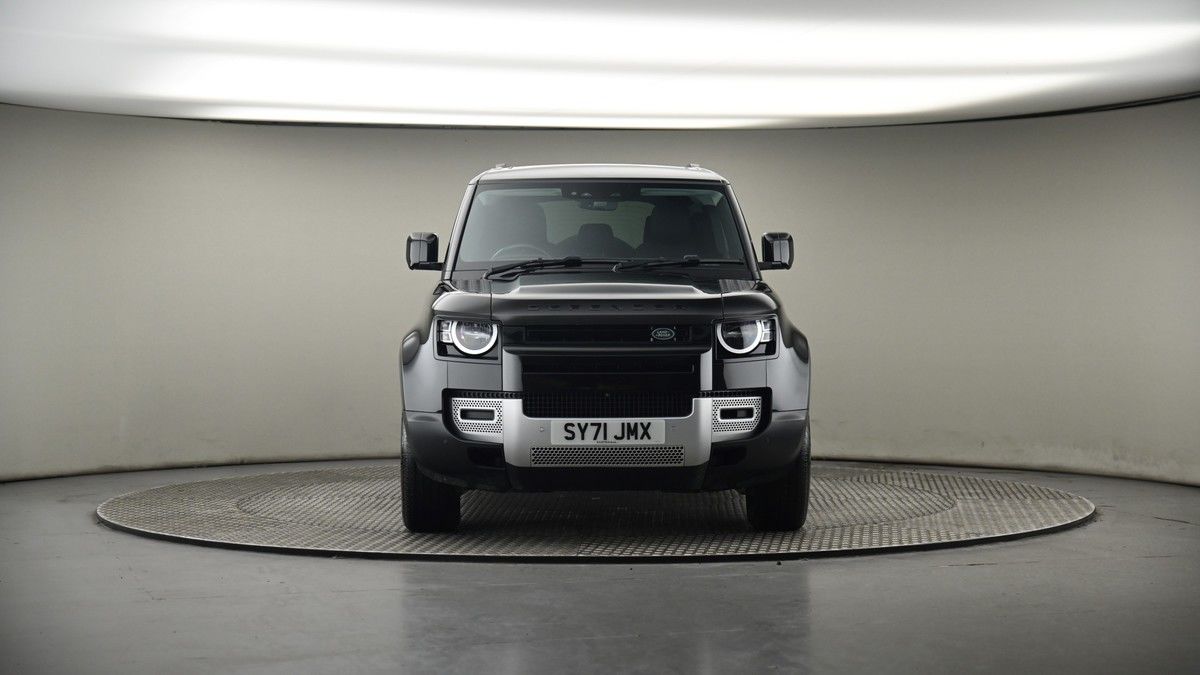 Land Rover Defender 110 Image 18