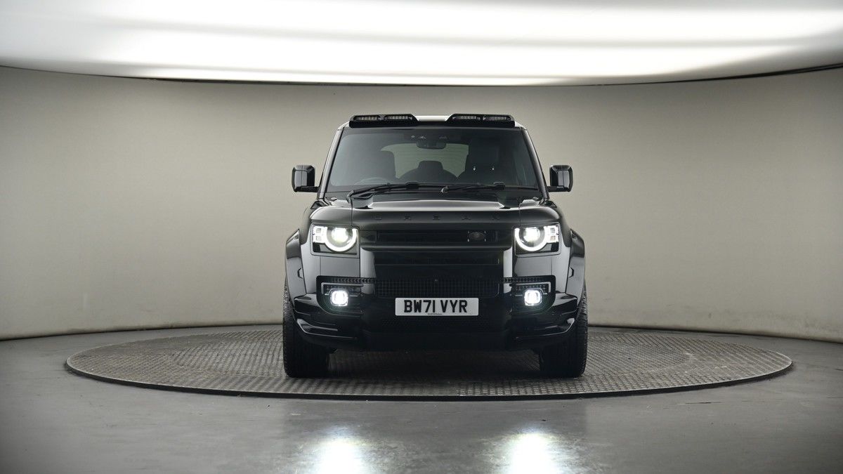 Land Rover Defender 110 Image 18