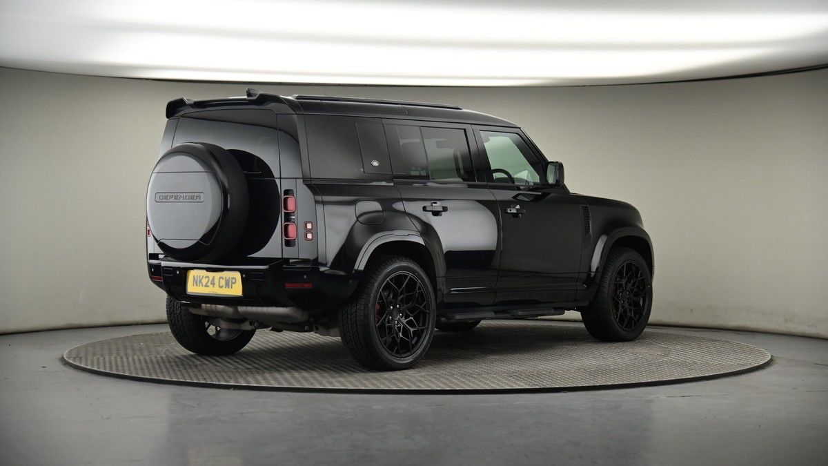 Land Rover Defender 110 Image 7