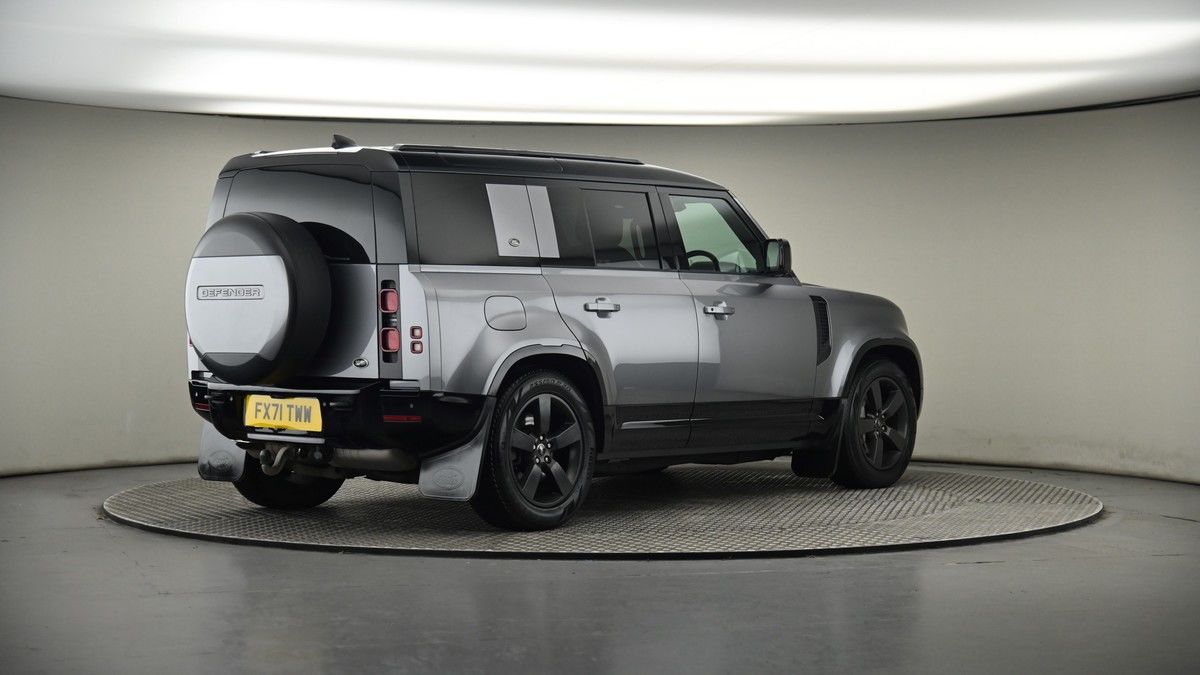 Land Rover Defender 110 Image 7