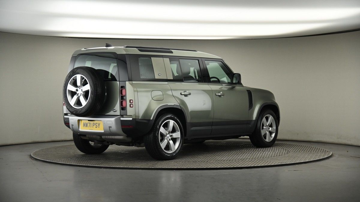 Land Rover Defender 110 Image 7