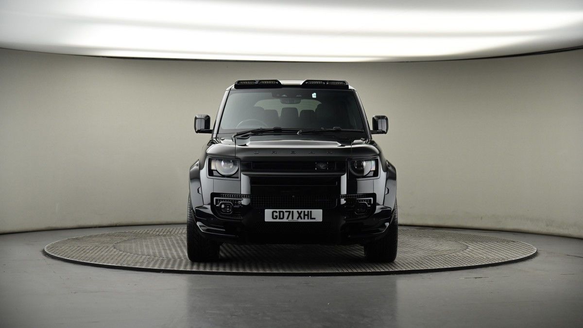 Land Rover Defender 110 Image 18