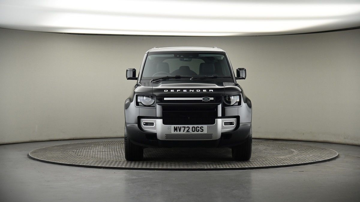 Land Rover Defender 110 Image 18