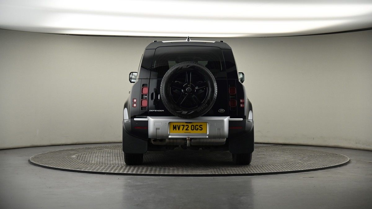 Land Rover Defender 110 Image 17