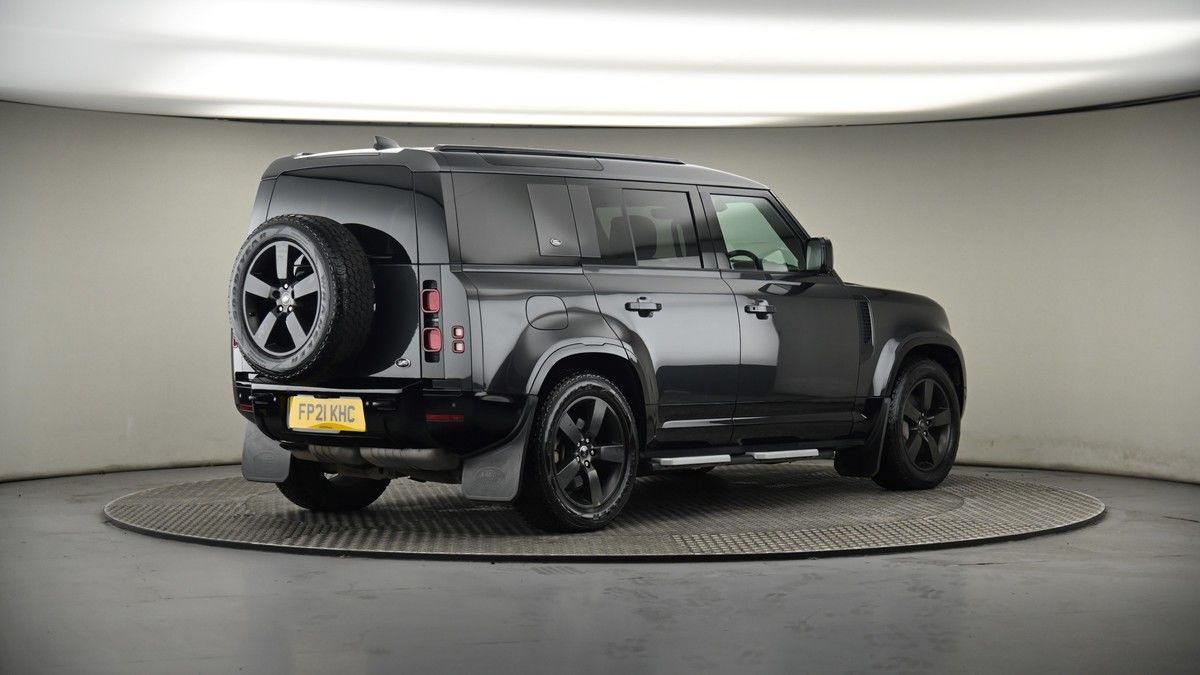 Land Rover Defender 110 Image 7