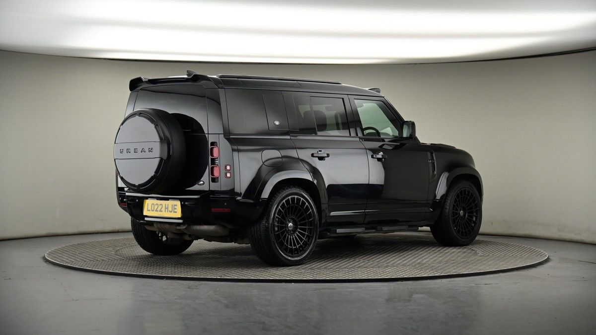 Land Rover Defender 110 Image 7