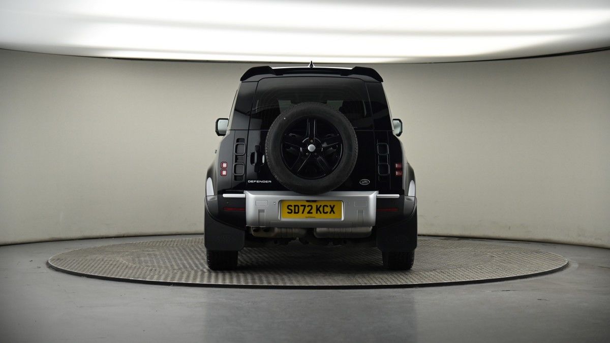 Land Rover Defender 110 Image 17