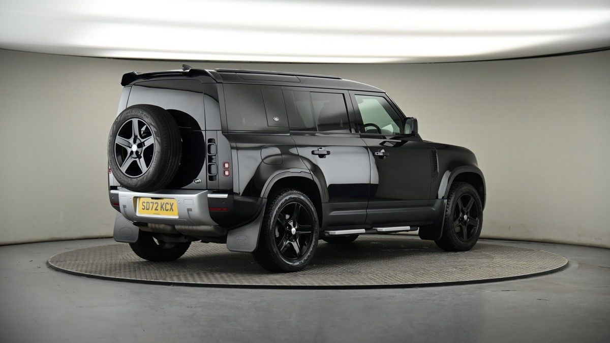 Land Rover Defender 110 Image 7