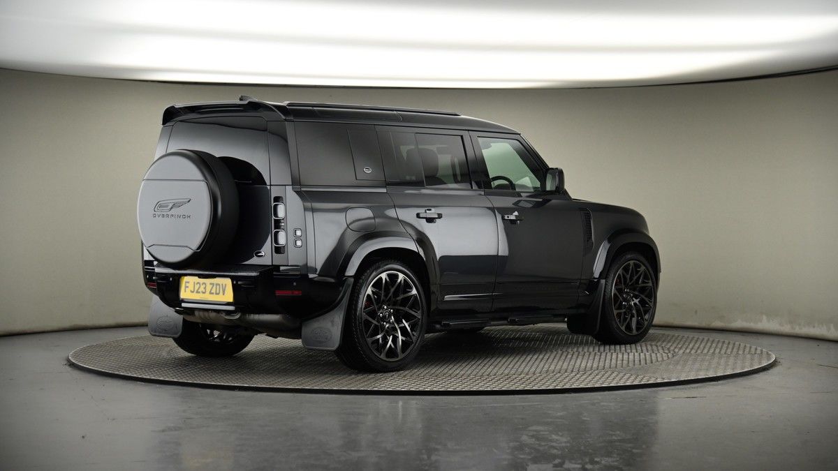 Land Rover Defender 110 Image 7