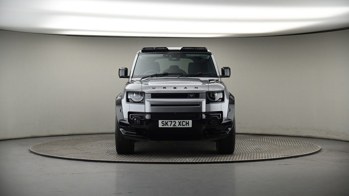 Land Rover Defender 110 Image 18