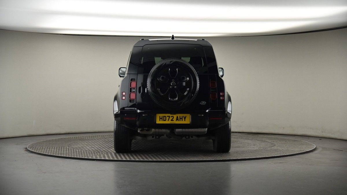 Land Rover Defender 110 Image 17