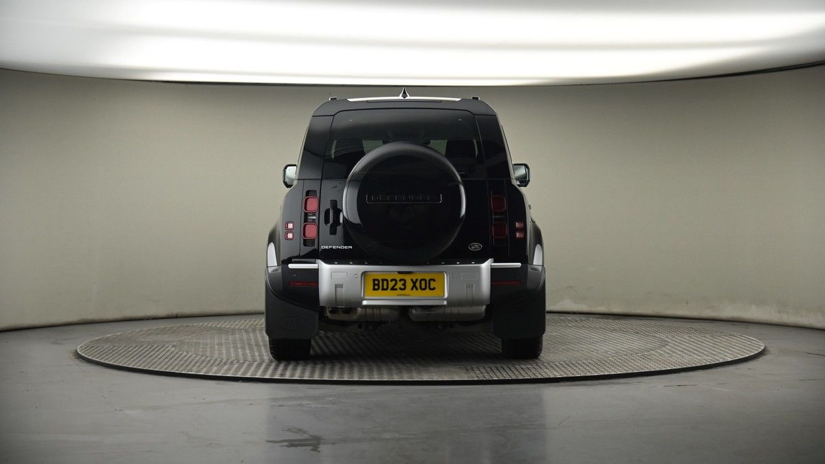 Land Rover Defender 110 Image 17