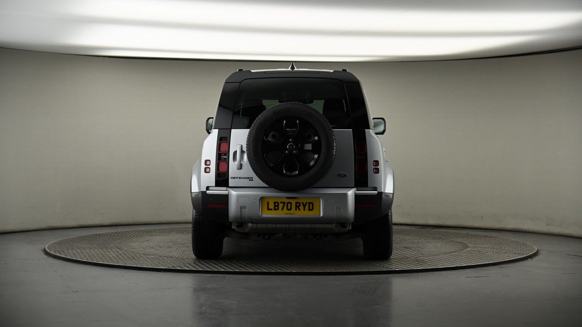 Land Rover Defender 110 Image 17