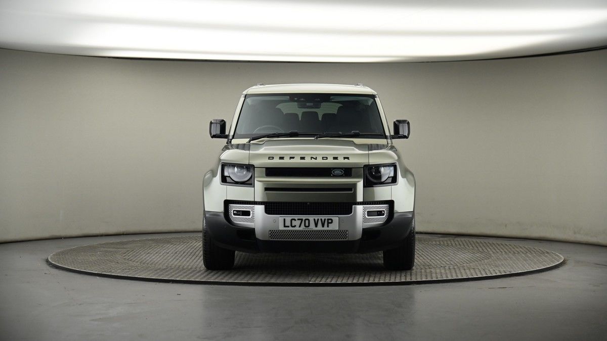 Land Rover Defender 110 Image 18