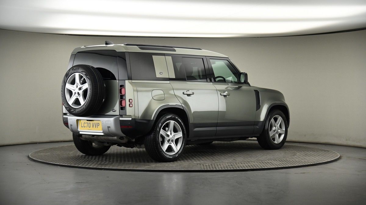 Land Rover Defender 110 Image 7