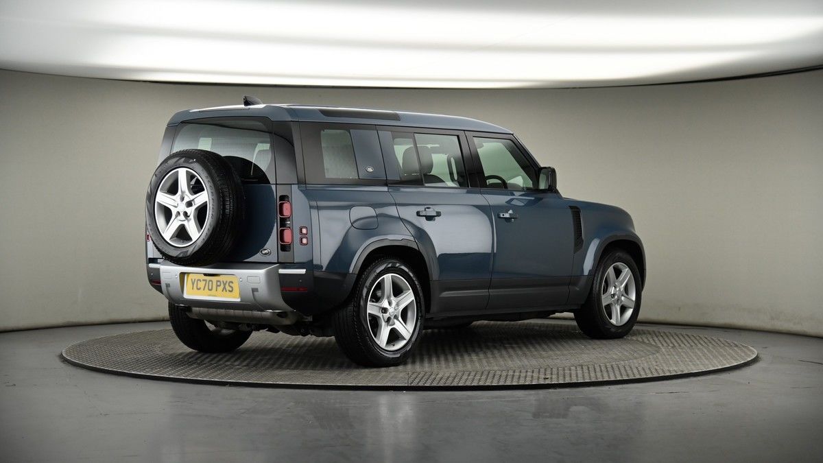 Land Rover Defender 110 Image 14