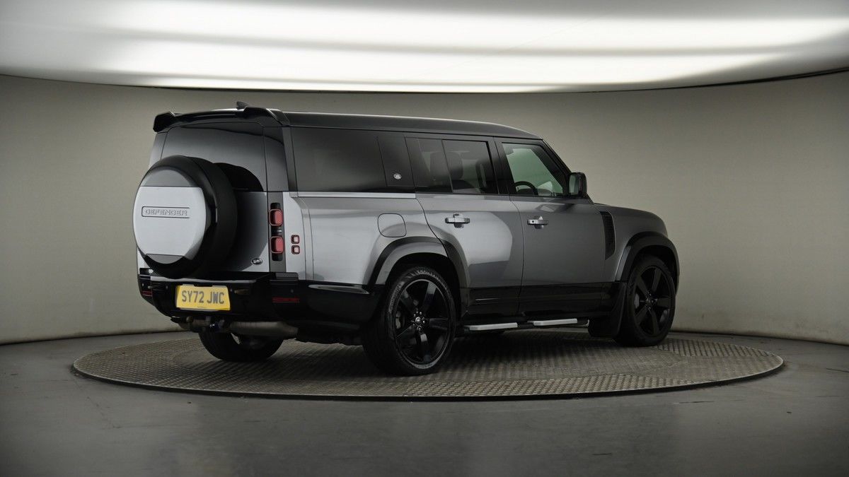 Land Rover Defender 130 Image 7