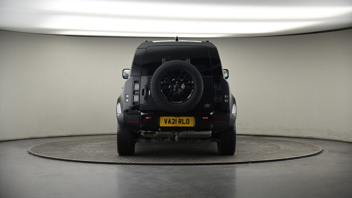 Land Rover Defender 110 Image 16