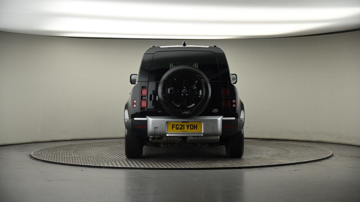 Land Rover Defender 110 Image 17