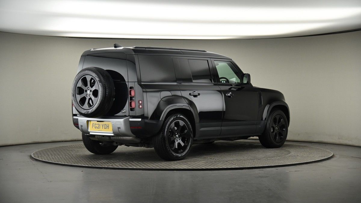 Land Rover Defender 110 Image 7