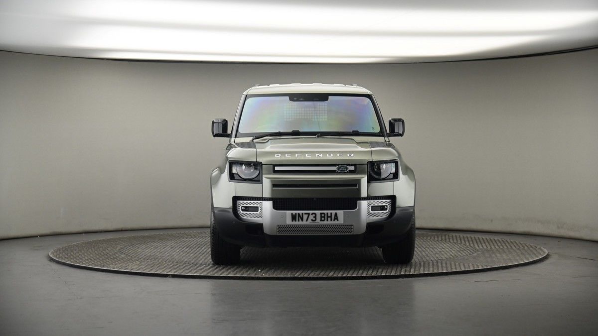 Land Rover Defender 110 Image 18