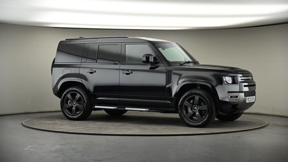 Land Rover Defender 110 Image 6