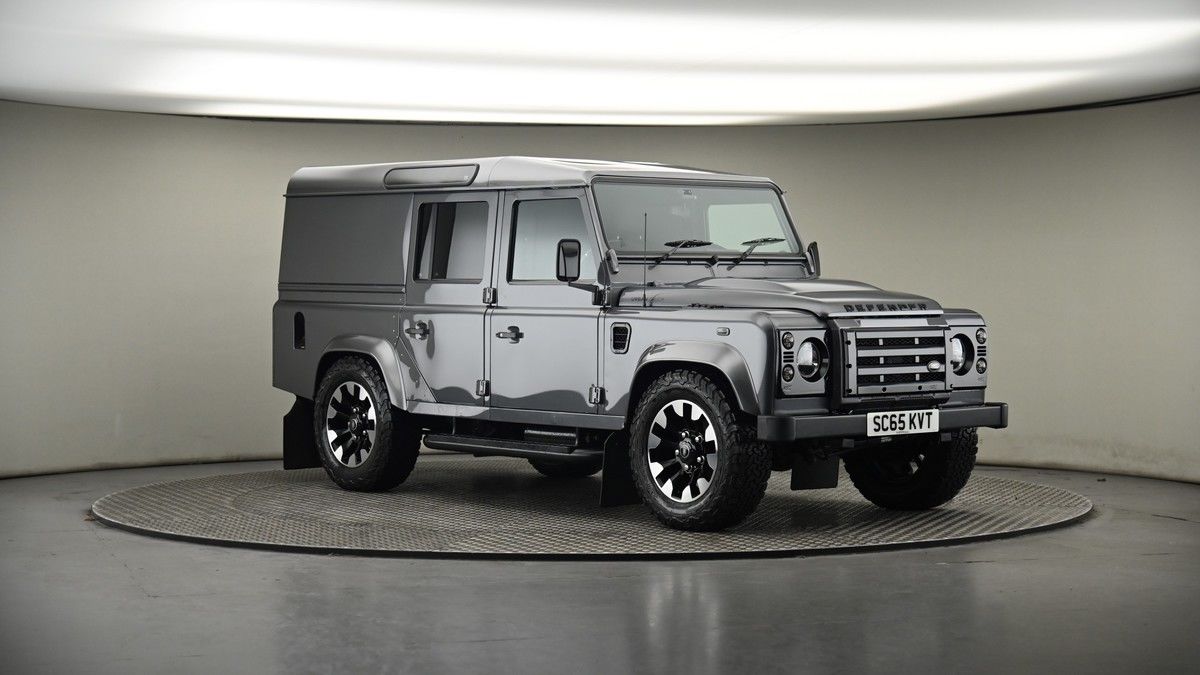 More views of Land Rover Defender 110