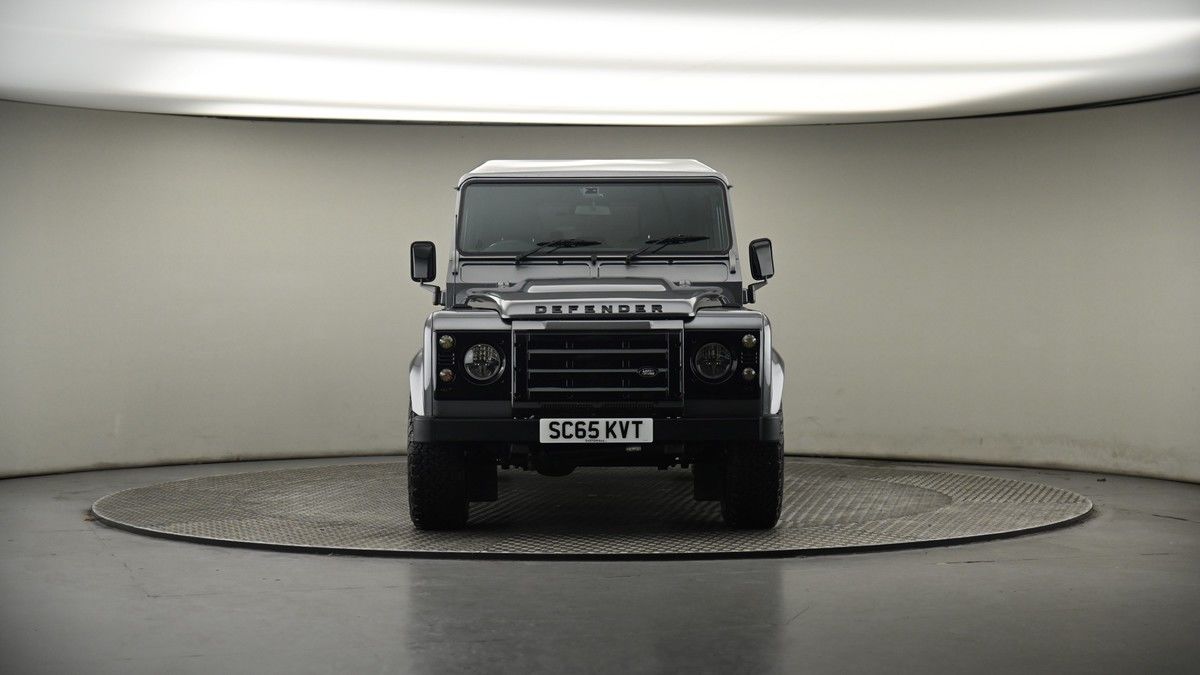 Land Rover Defender 110 Image 18