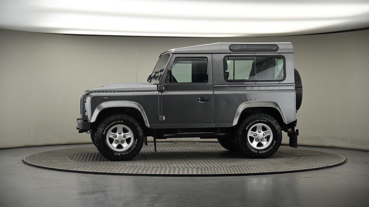 More views of Land Rover Defender 90