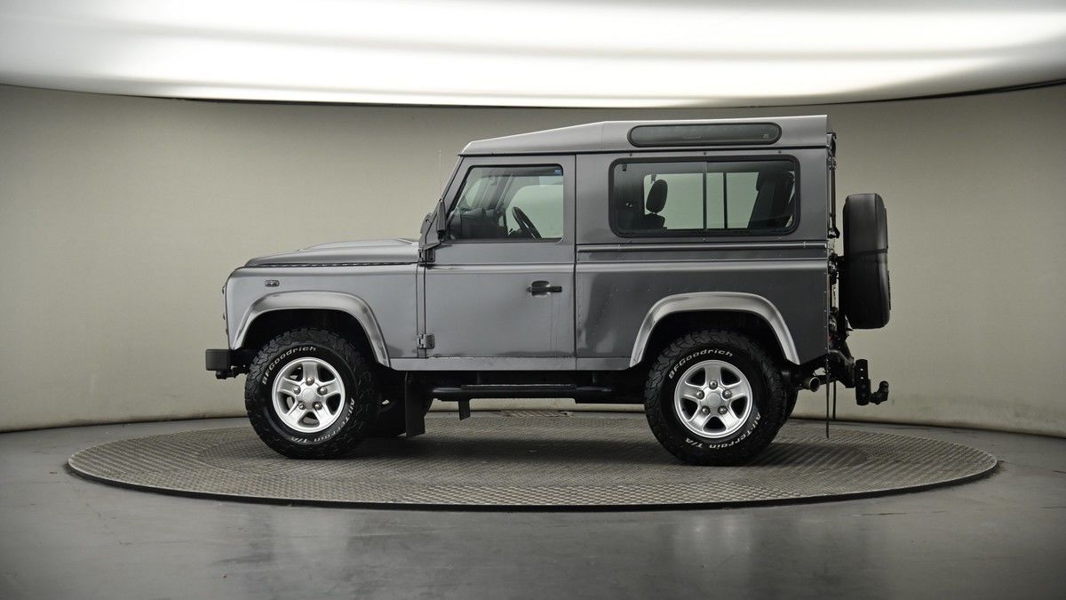 More views of Land Rover Defender 90