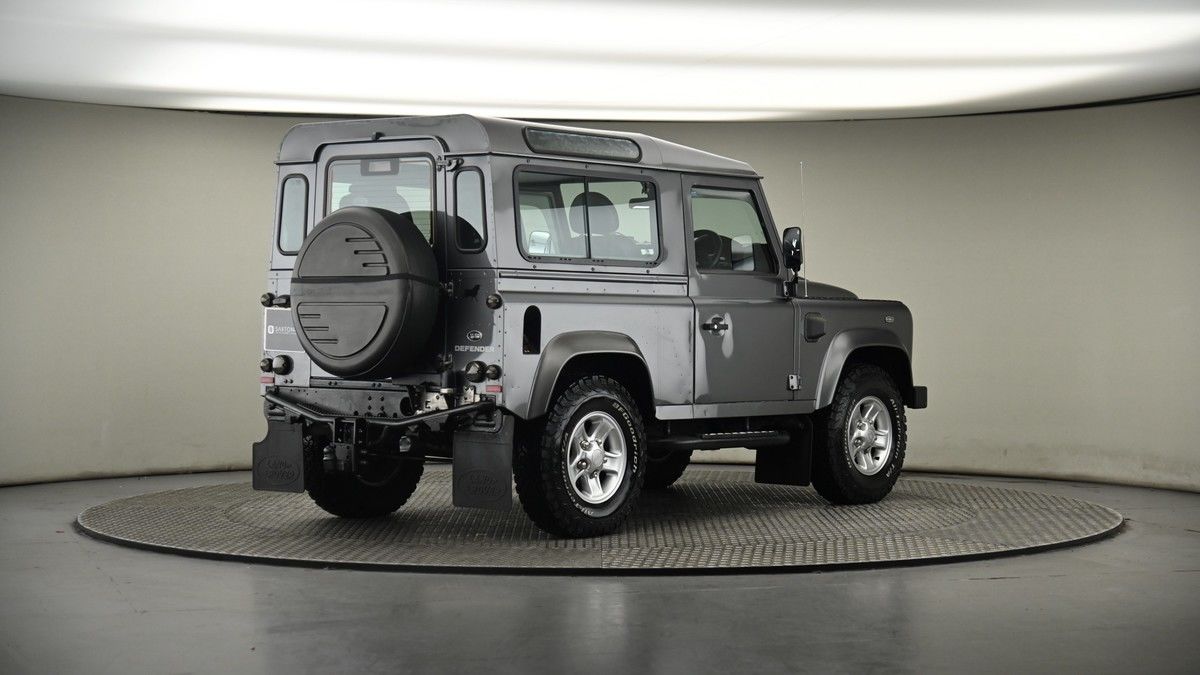 Land Rover Defender 90 Image 7