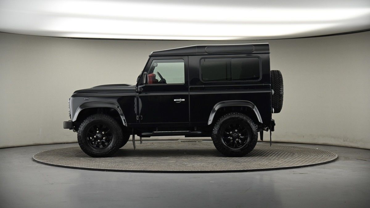 Land Rover Defender 90 Image 19