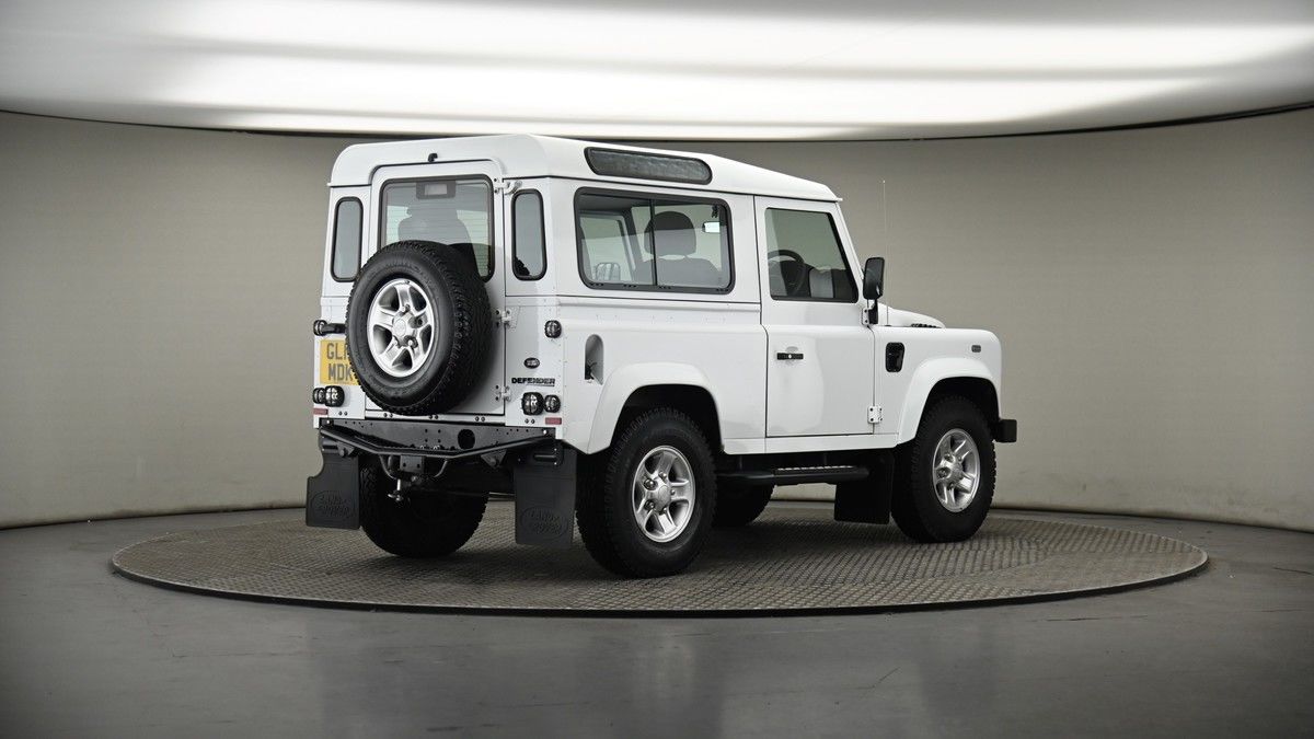 Land Rover Defender 90 Image 7