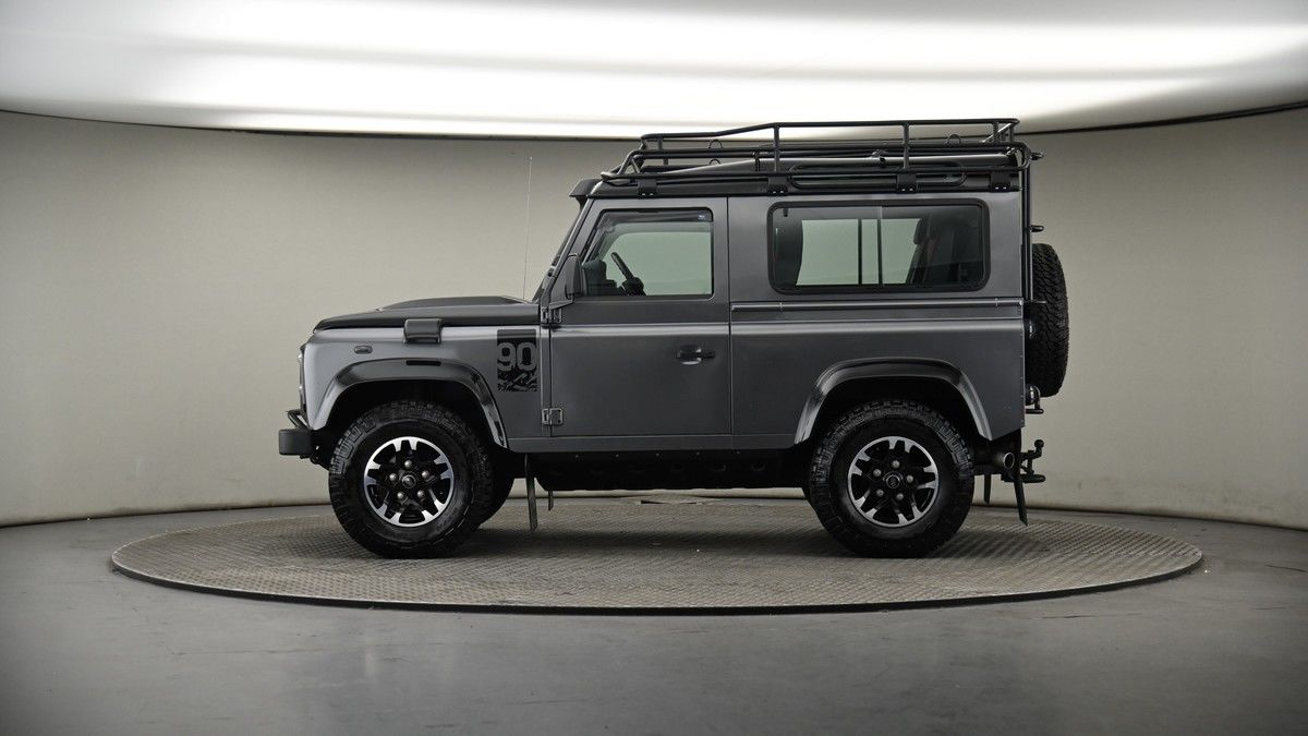 Land Rover Defender 90 Image 19