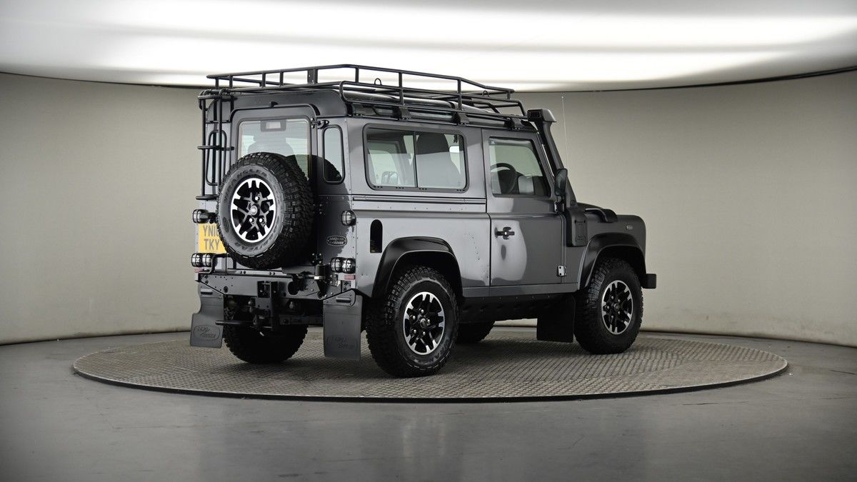 Land Rover Defender 90 Image 7