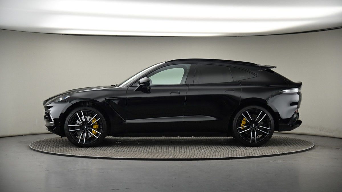 Aston Martin DBX Image 19