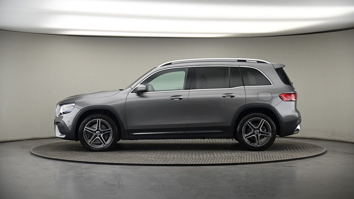 Mercedes-Benz GLB Image 19