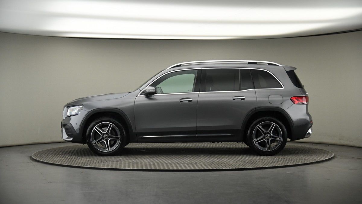 Mercedes-Benz GLB Image 19