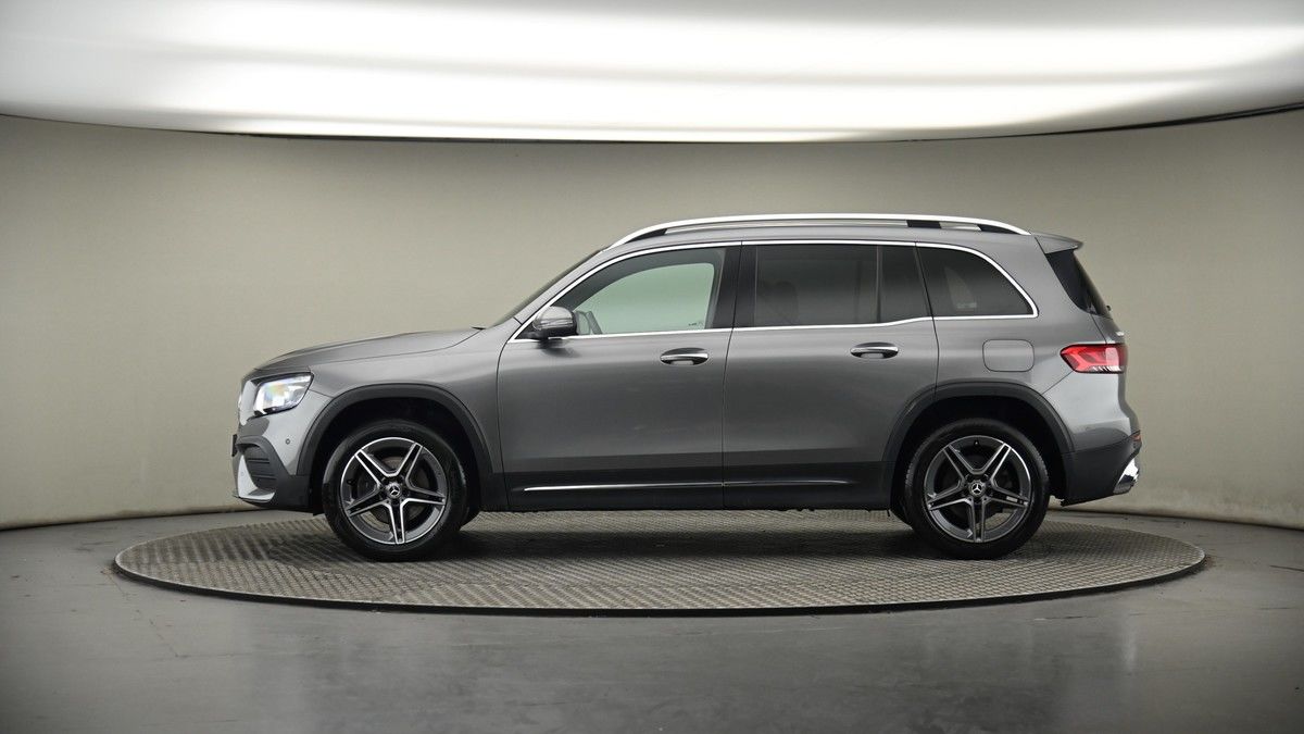 Mercedes-Benz GLB Image 19